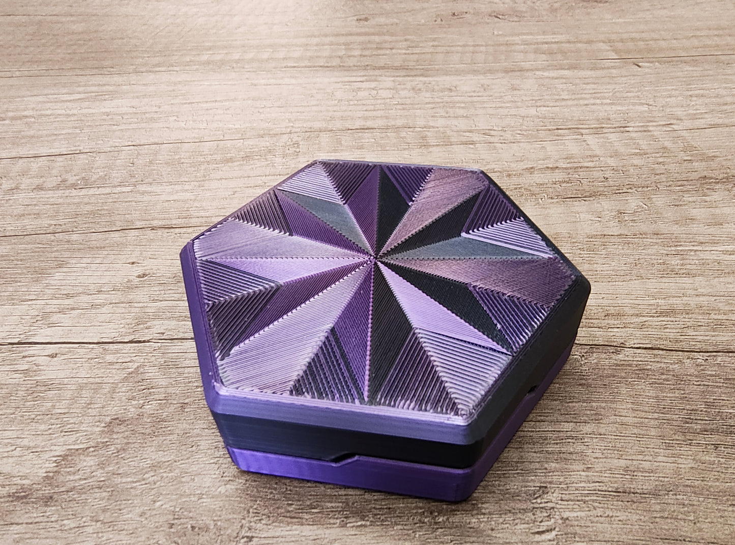 Magnetic Dice Case set complete with Dice