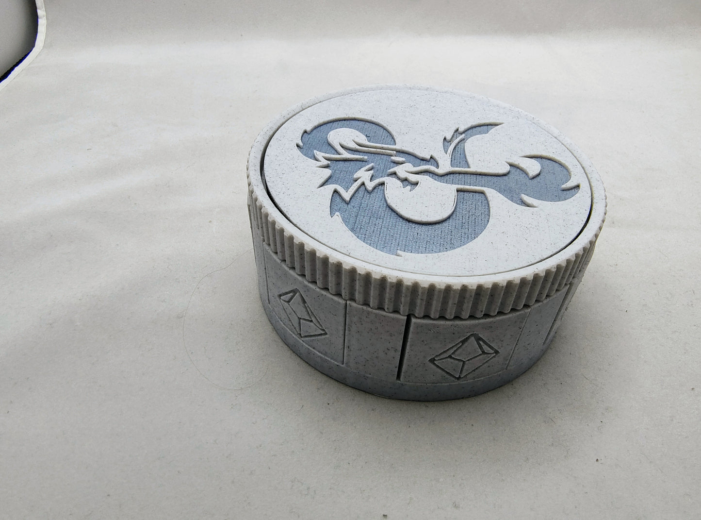 Rotating DnD Dice Case with Liquid Core Dice